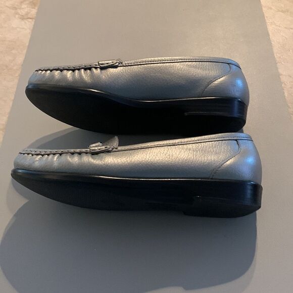 SAS Silver Leather Loafers - Picture 4 of 7